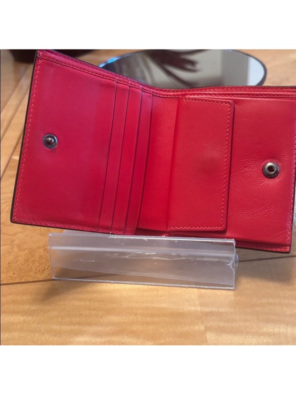 Christian Louboutin- RARE AUTHENTIC 🍀 EXOTIC Snake Studded Compact Wallet - Picture 4 of 4